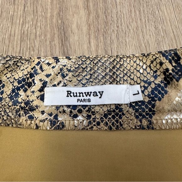 Runway Paris Snakeprint Faux Leather Miniskirt size L - Picture 3 of 5